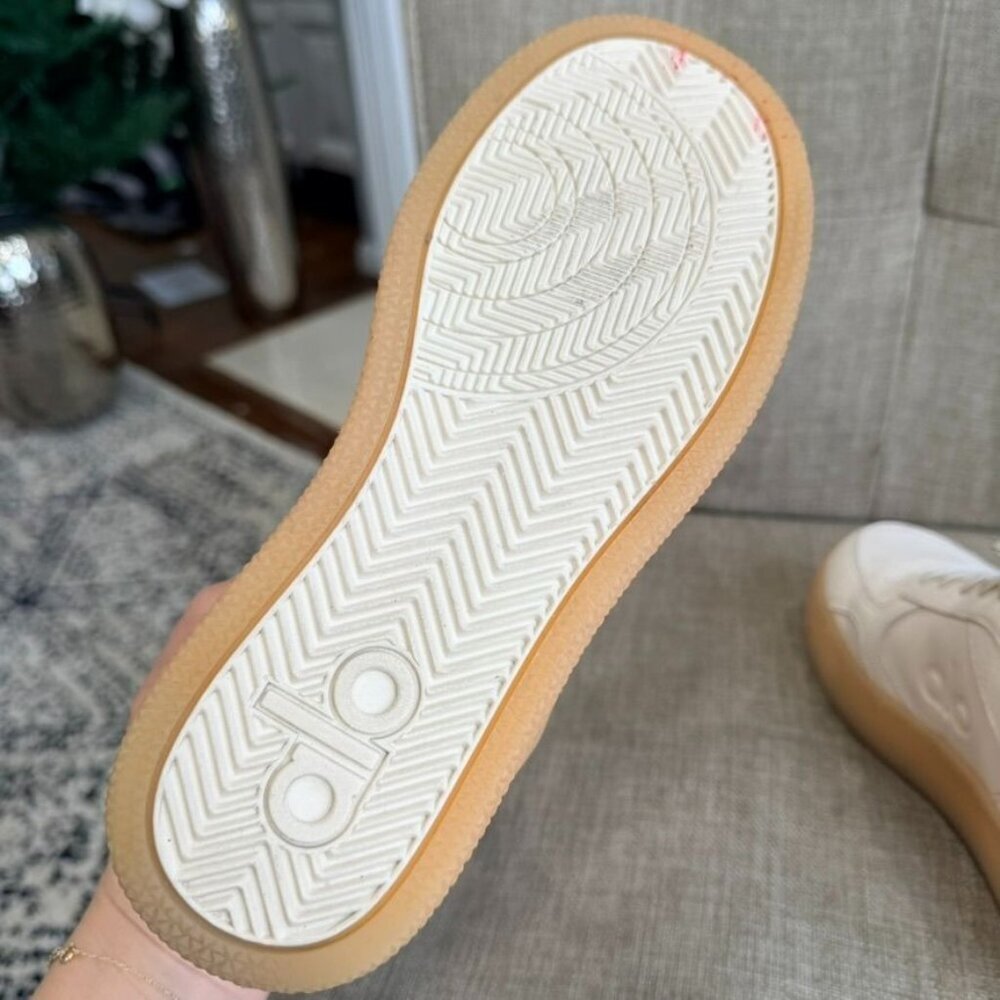 ALO Yoga Recovery Mode Sneaker – Cream/Beige (US 6) - Picture 8 of 10